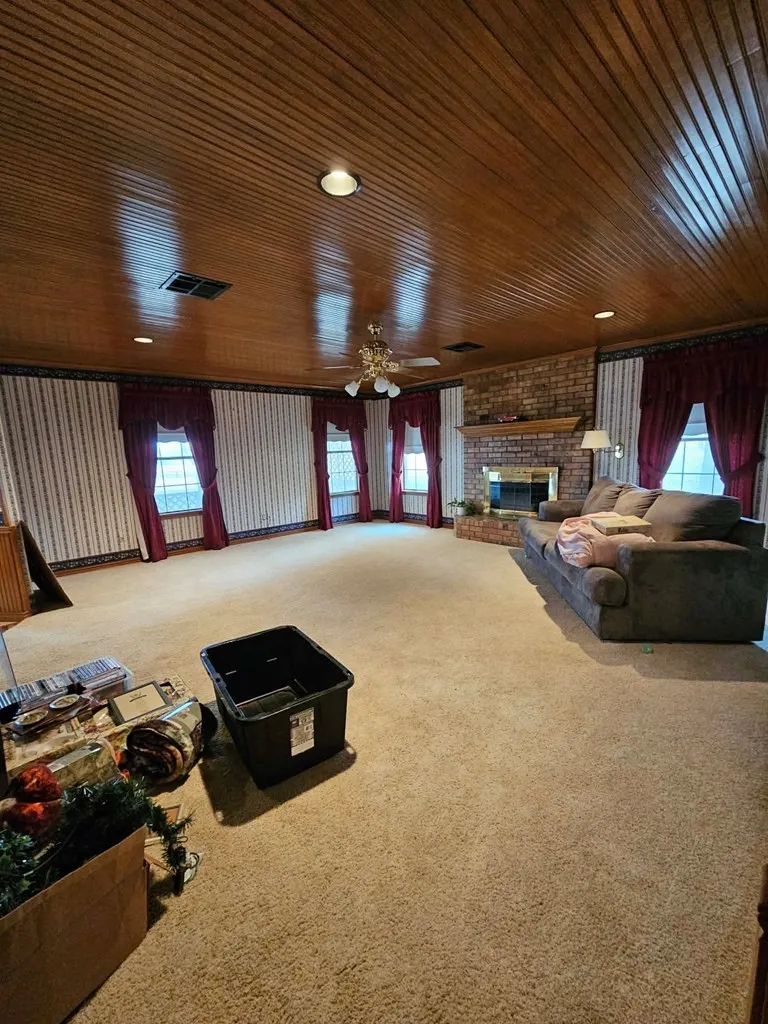1710 An County Road 463 Montalba, TX 75853