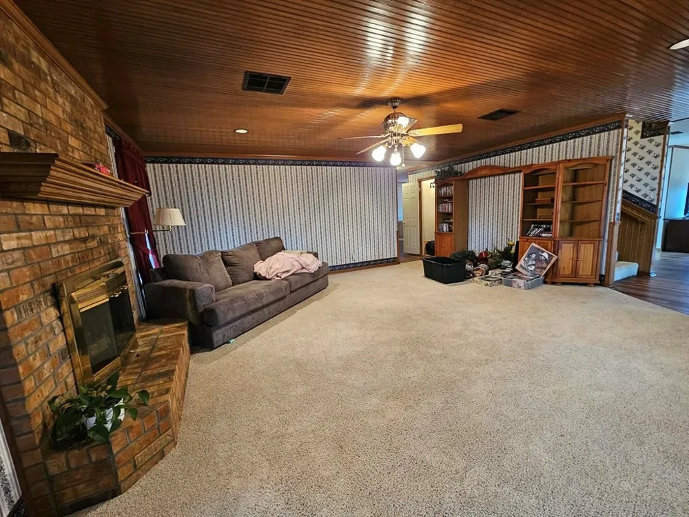 1710 An County Road 463 Montalba, TX 75853