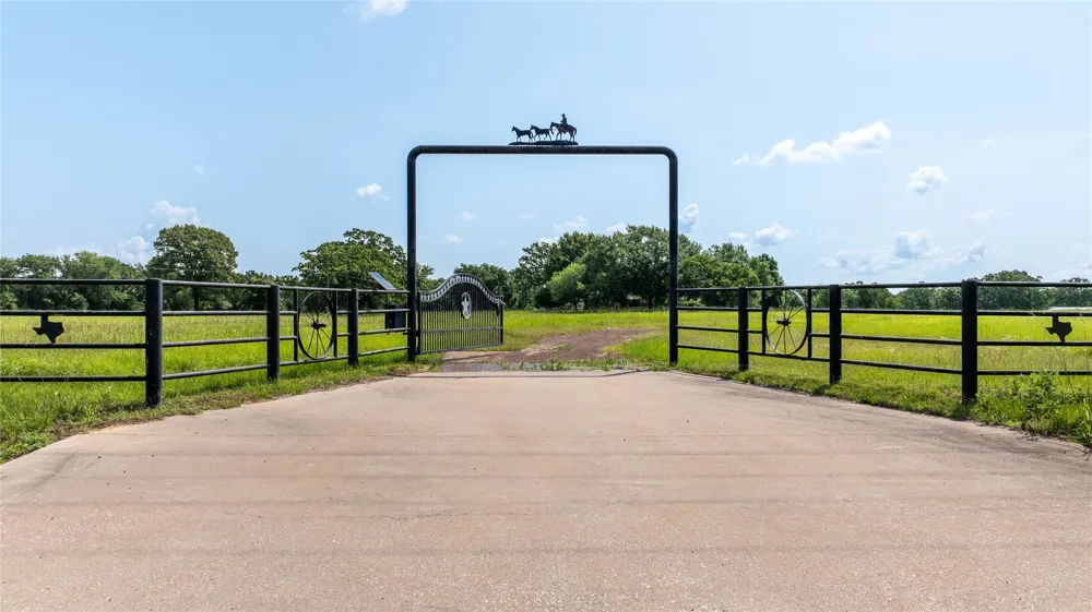 1710 An County Road 463 Montalba, TX 75853