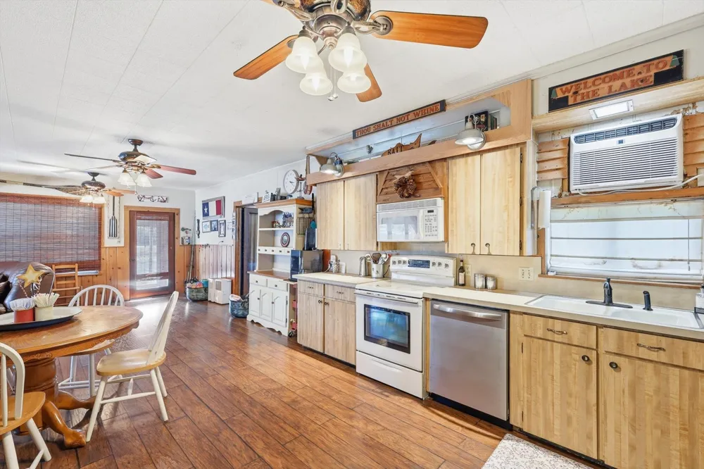 4513 Chapel Road Possum Kingdom Lake, TX 76450