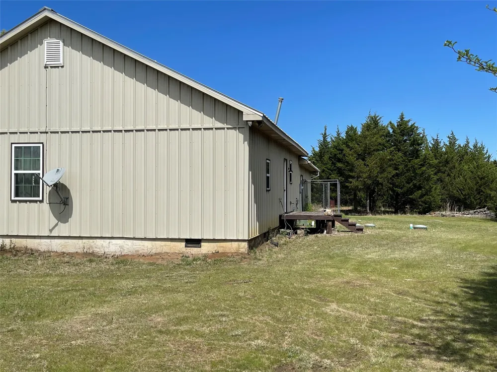 2110 County Road 1220 Savoy, TX 75479