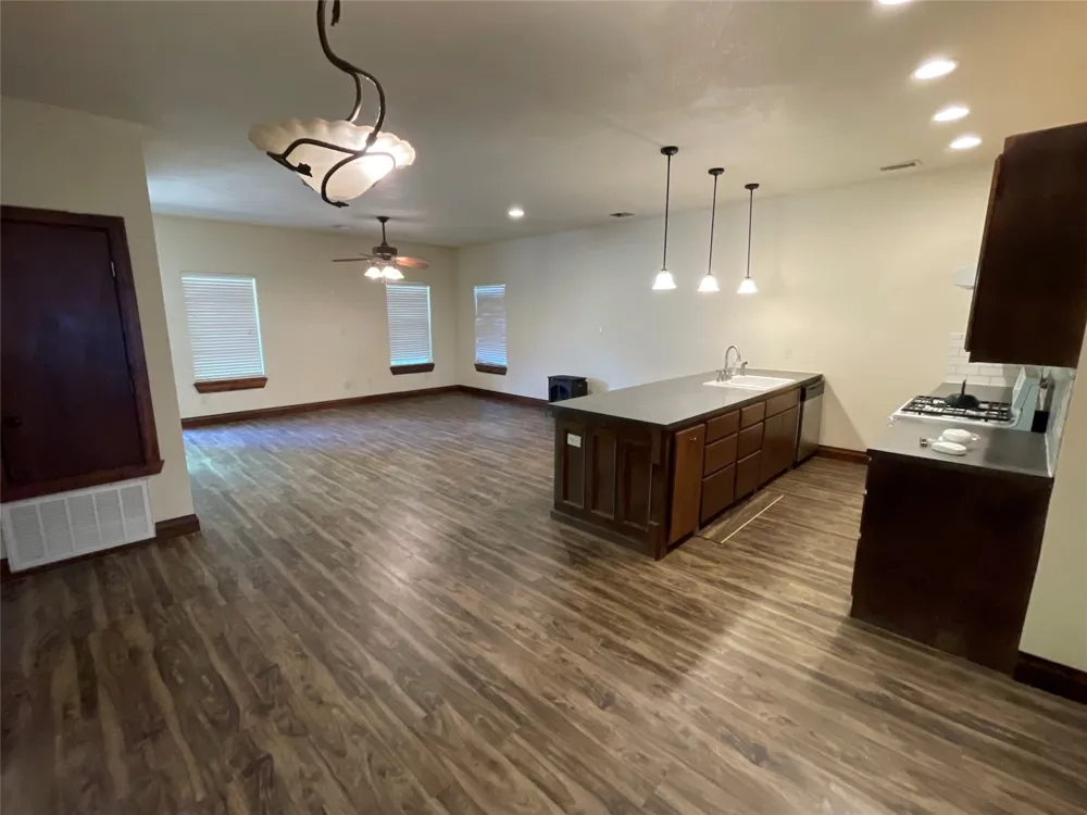 2110 County Road 1220 Savoy, TX 75479