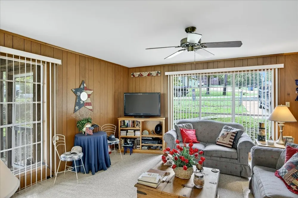 109 Circle Drive Tool, TX 75143