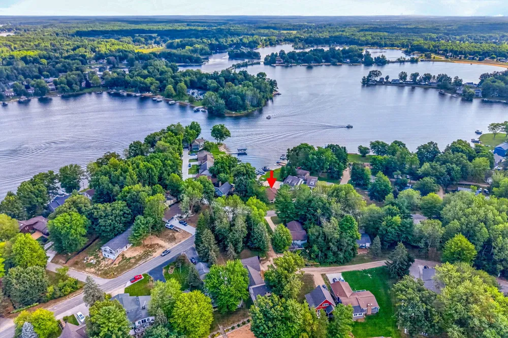 7788 W Royal Road Canadian Lakes, MI 49346