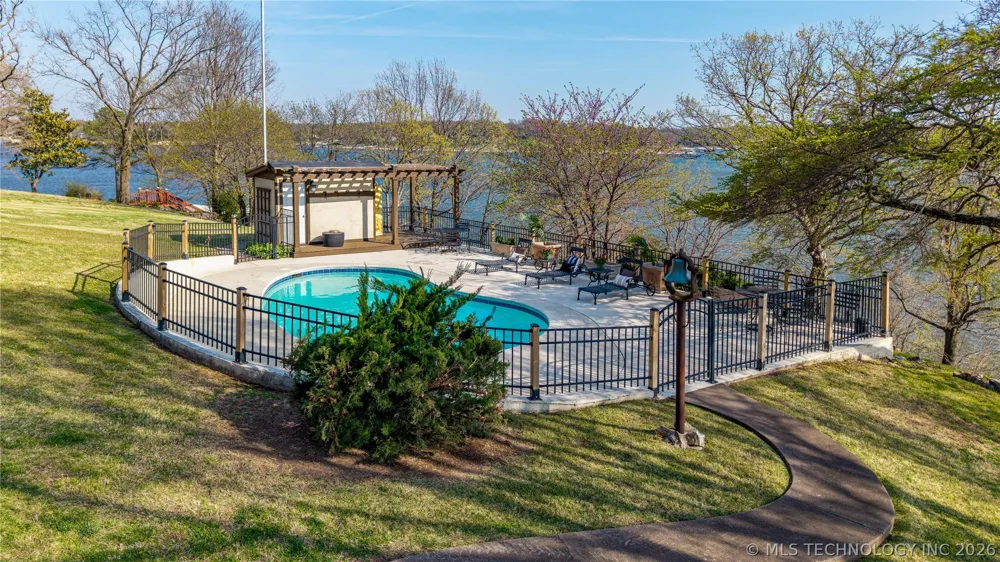 1446 Rockie Grove, OK 74344