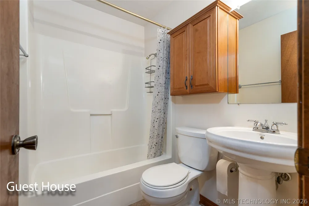 1446 Rockie Grove, OK 74344