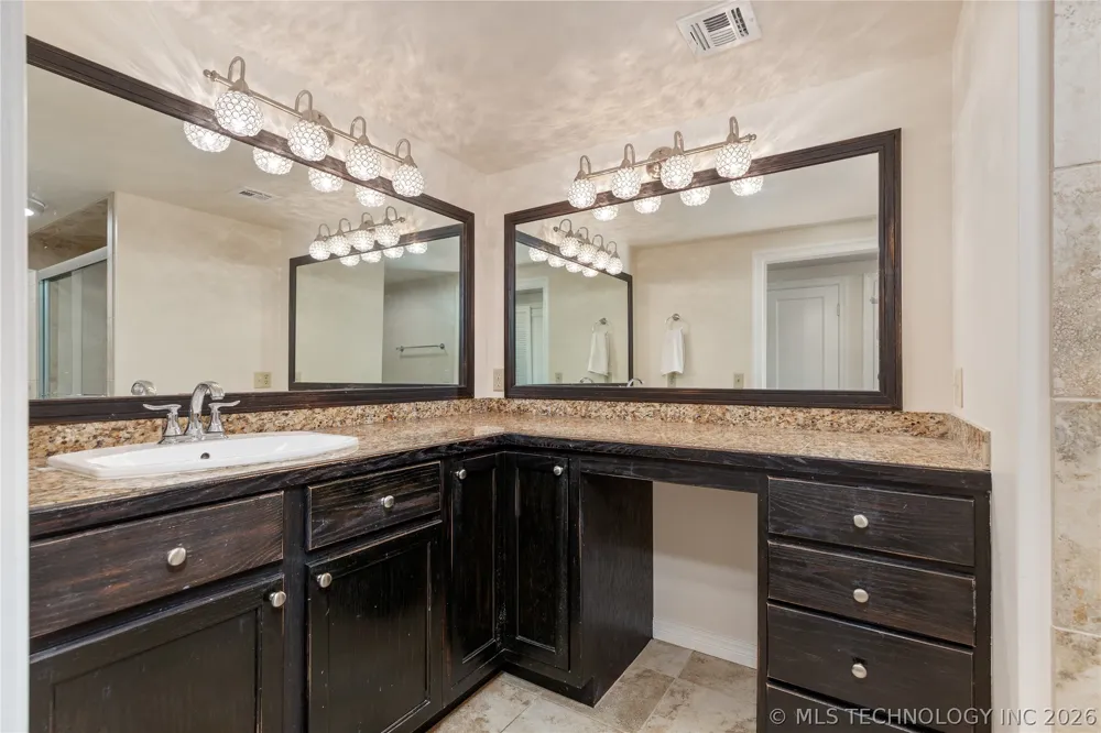 1446 Rockie Grove, OK 74344