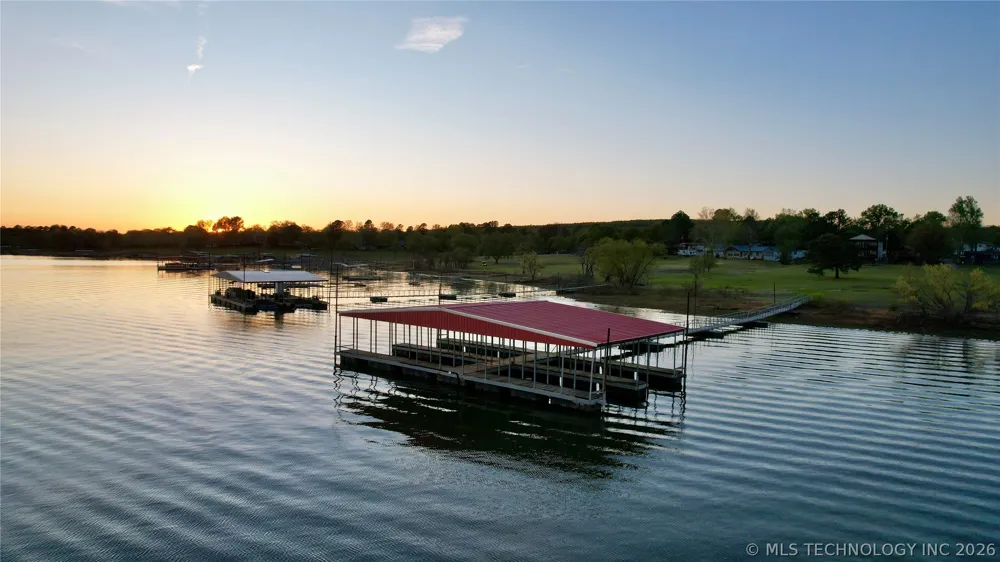 17 Duchess Creek Porum, OK 74455