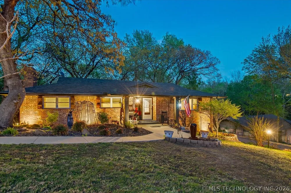 930 Briarwood Drive Bartlesville, OK 74006