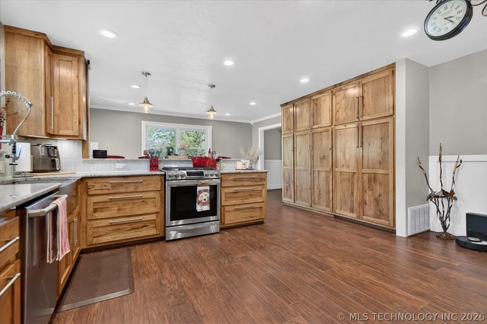 930 Briarwood Drive Bartlesville, OK 74006
