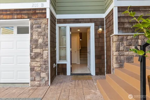 205 Avenue E #B