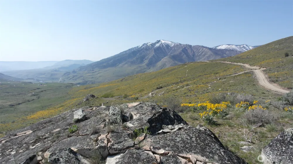 31 Cowboy Road Methow, WA 98834