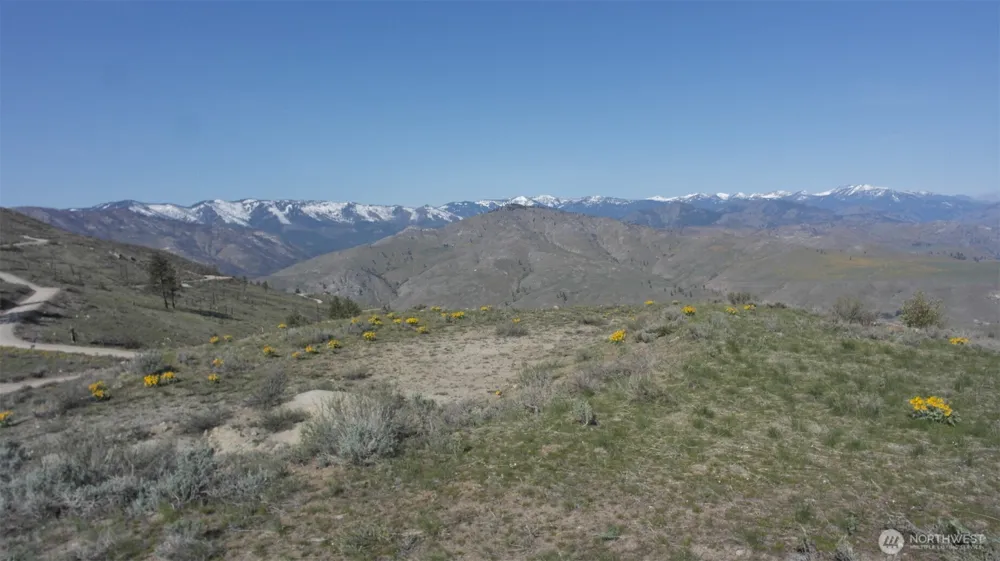 31 Cowboy Road Methow, WA 98834