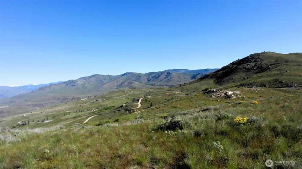 31 Cowboy Road Methow, WA 98834