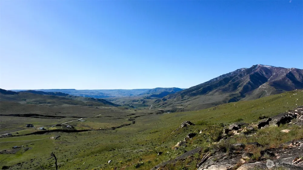 31 Cowboy Road Methow, WA 98834
