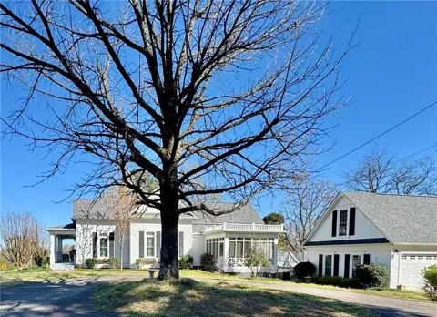 105 SW 3rd Street