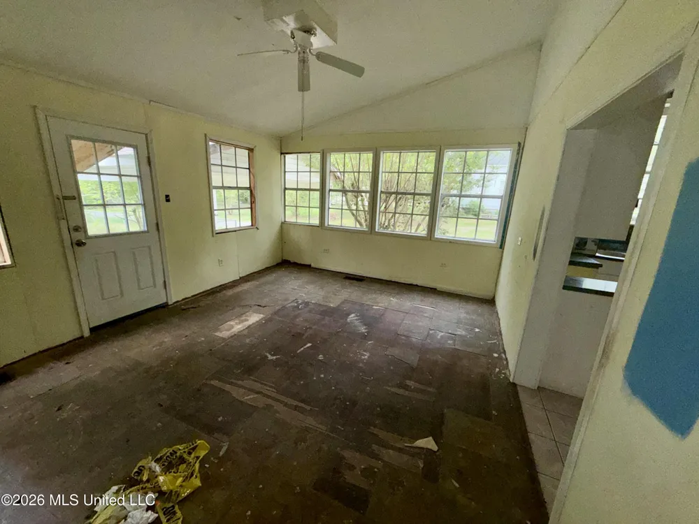 101 S Main Street Mount Olive, MS 39119