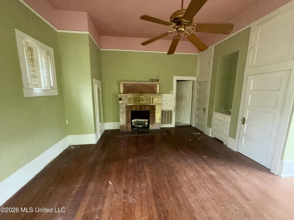 101 S Main Street Mount Olive, MS 39119