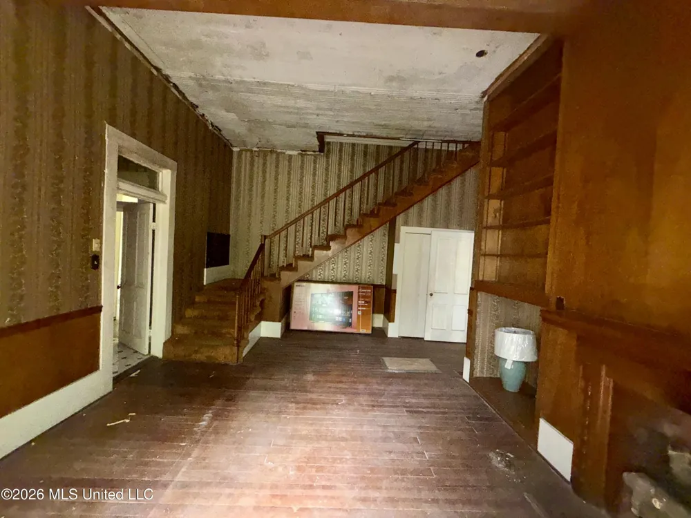 101 S Main Street Mount Olive, MS 39119