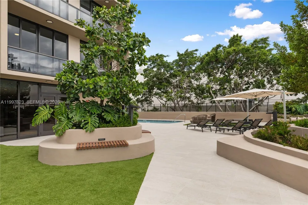 3034 Oak Avenue #504 Coconut Grove, FL 33133