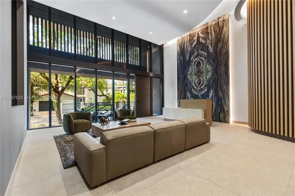 3034 Oak Avenue #504 Coconut Grove, FL 33133