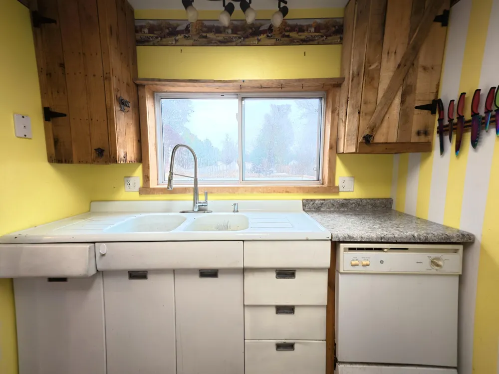 7435 3rd Street Thompsonville, MI 49683
