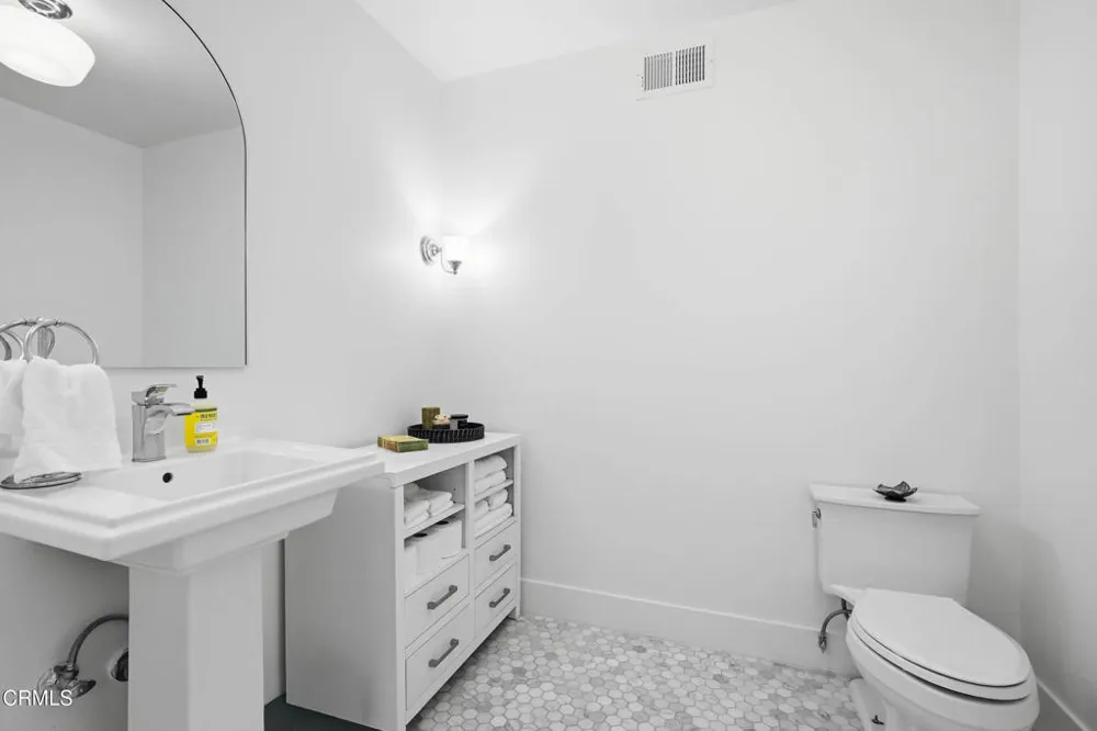 1310 McAndrew Road Ojai, CA 93023