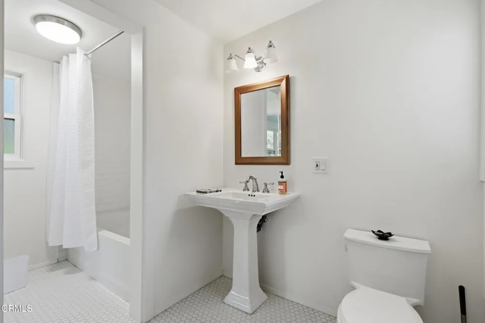 1310 McAndrew Road Ojai, CA 93023