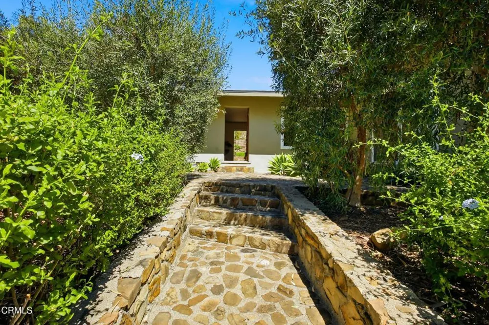 1310 McAndrew Road Ojai, CA 93023