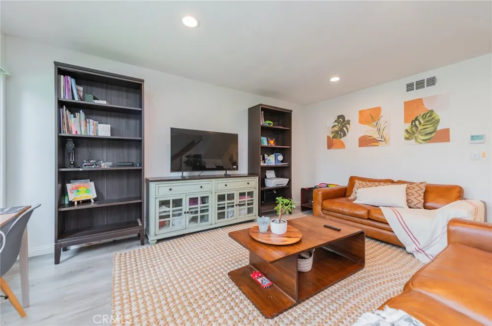8 Deodar Irvine, CA 92604