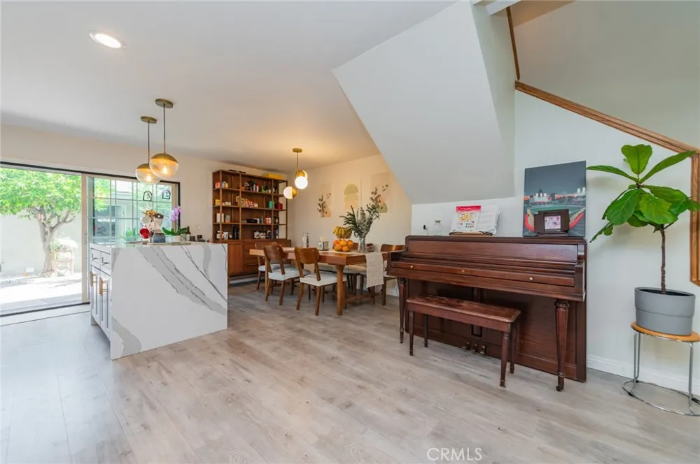 8 Deodar Irvine, CA 92604