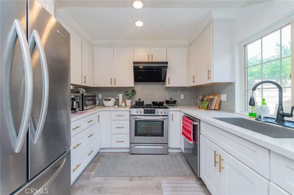 8 Deodar Irvine, CA 92604