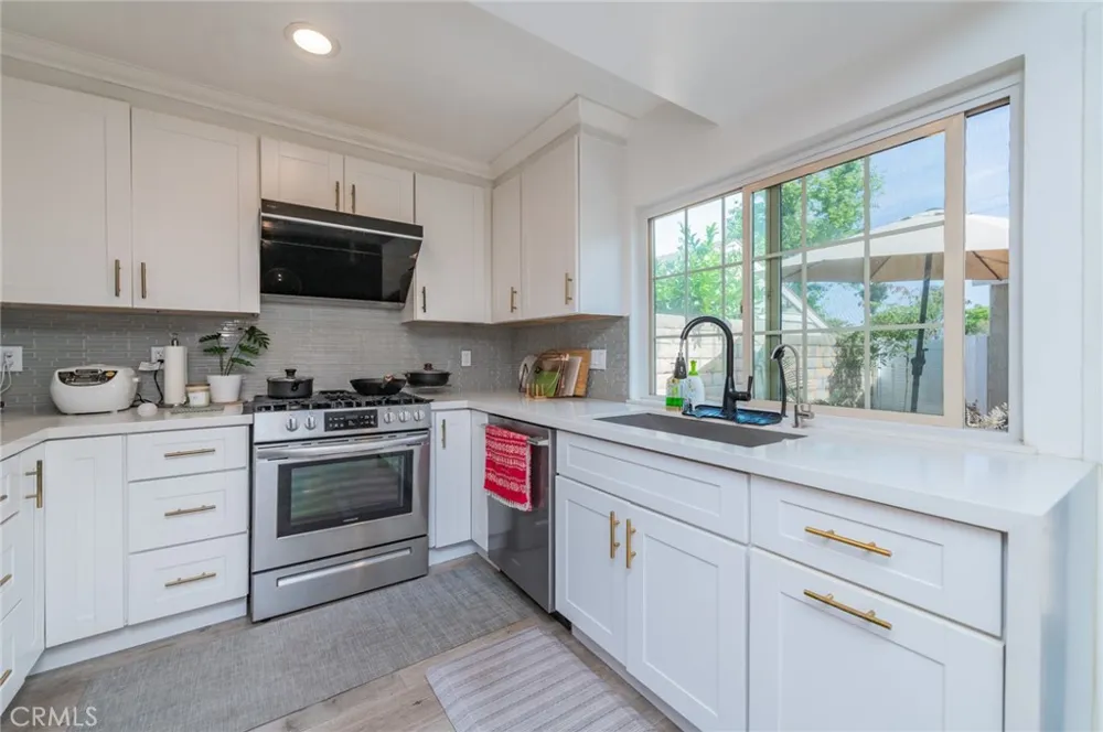 8 Deodar Irvine, CA 92604