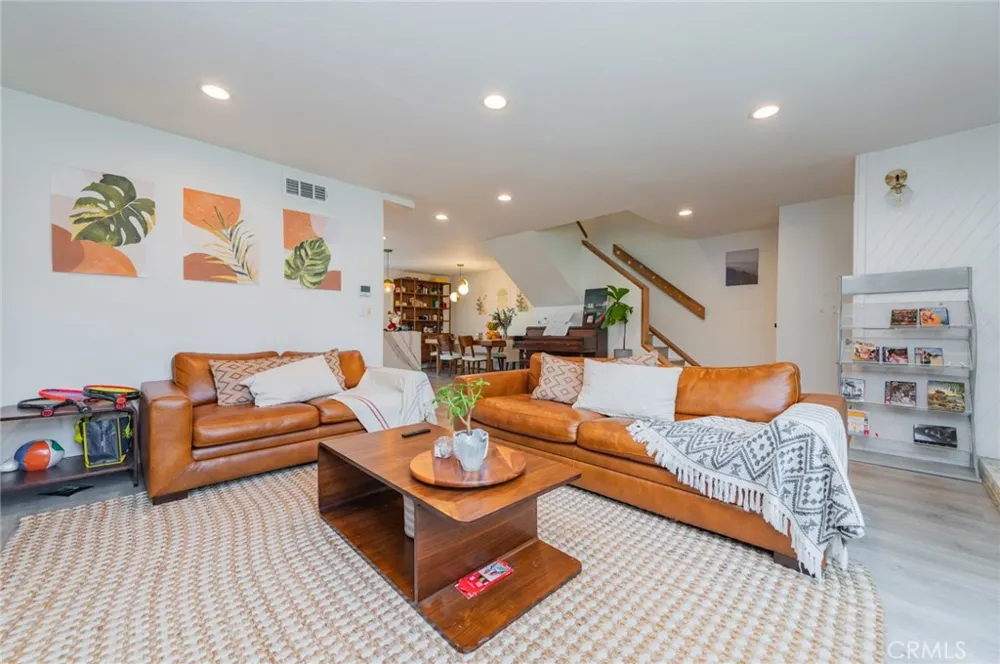 8 Deodar Irvine, CA 92604