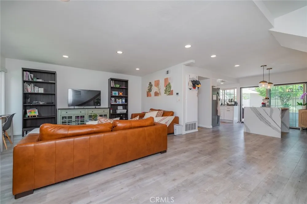 8 Deodar Irvine, CA 92604