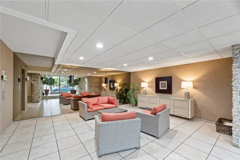 525 Sycamore Avenue #333 Los Angeles, CA 90036