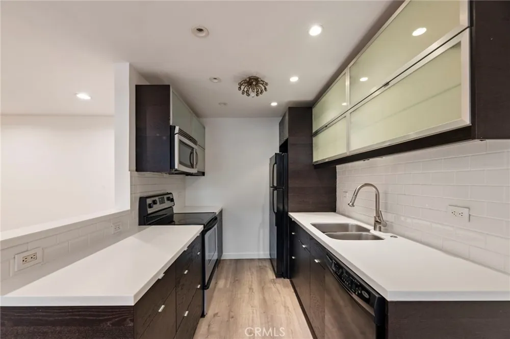 525 Sycamore Avenue #333 Los Angeles, CA 90036