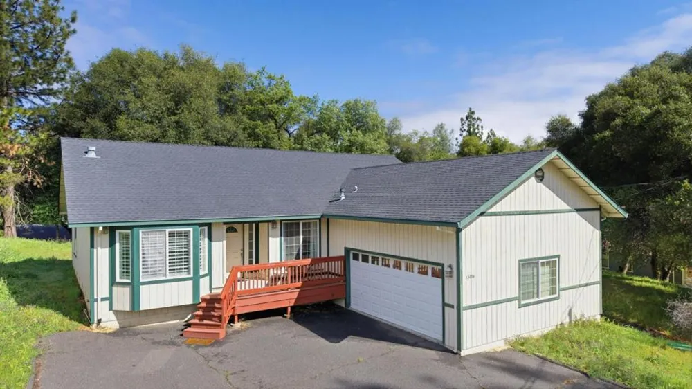 13074 Jackson Mill Drive Groveland, CA 95321