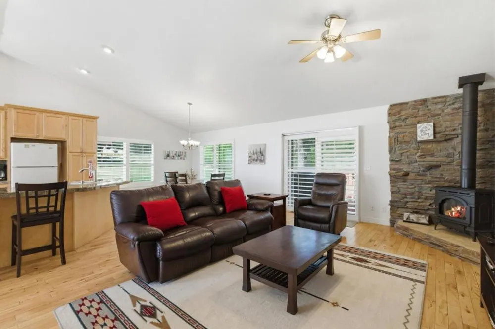 13074 Jackson Mill Drive Groveland, CA 95321