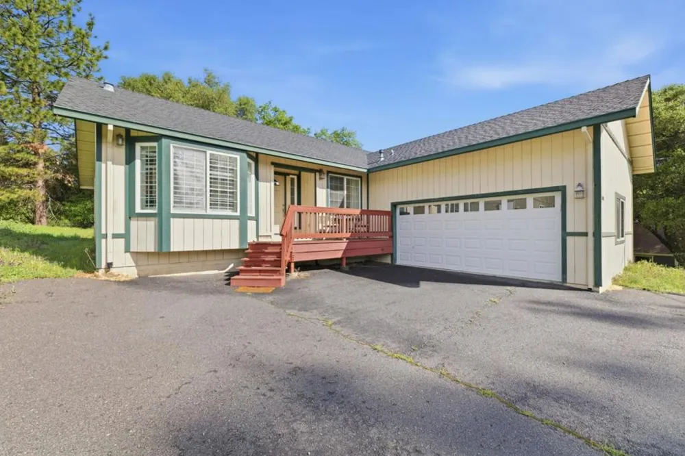 13074 Jackson Mill Drive Groveland, CA 95321