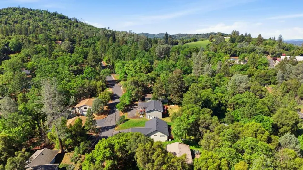 13074 Jackson Mill Drive Groveland, CA 95321