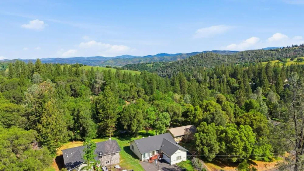 13074 Jackson Mill Drive Groveland, CA 95321