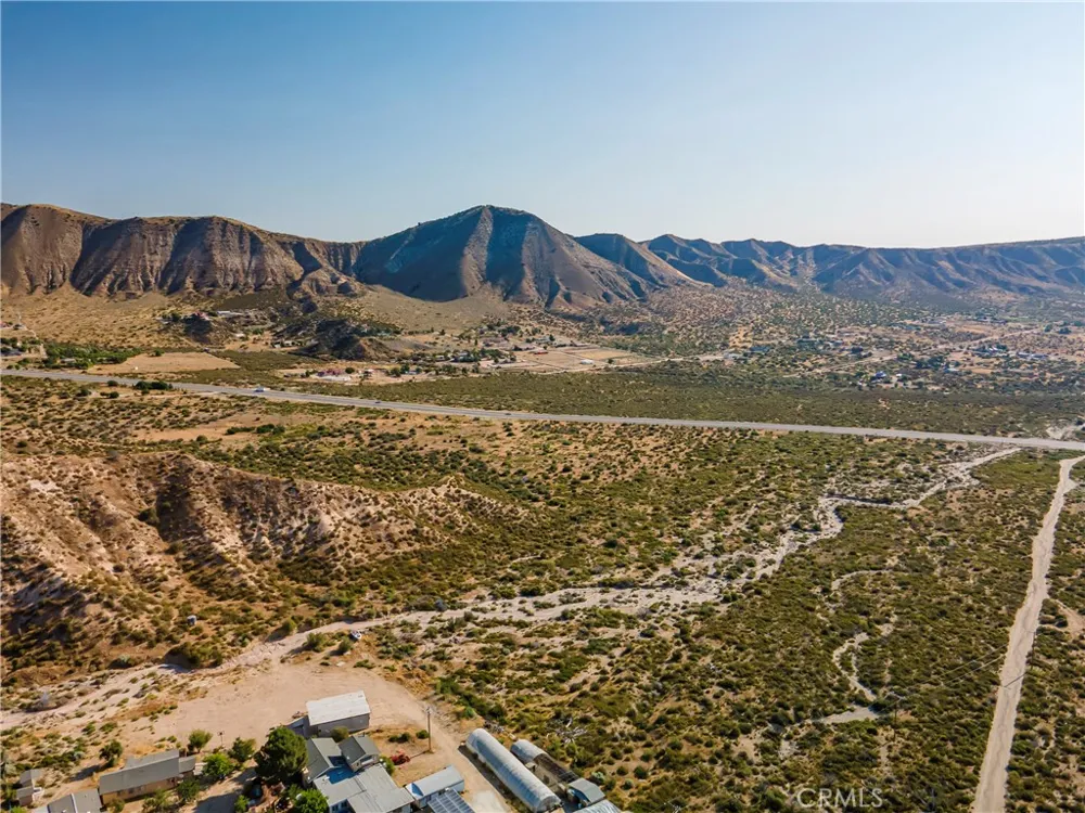 5916 Hwy 138 Phelan, CA 92371