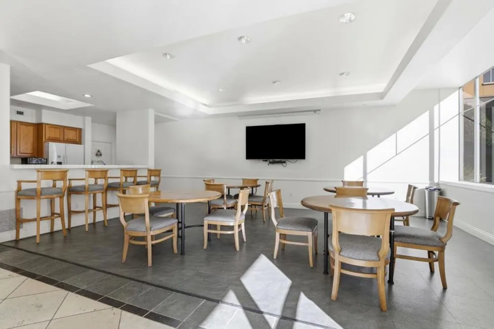 144 S 3rd Street #607 San Jose, CA 95112