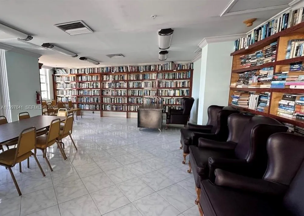 2750 NE 183rd St #801 Aventura, FL 33160