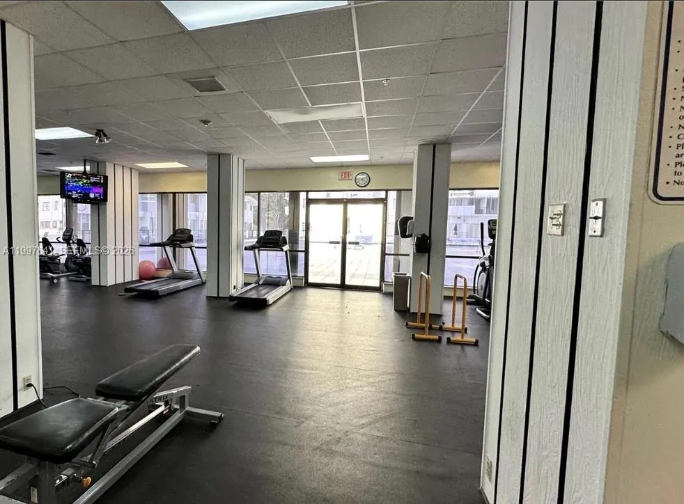 2750 NE 183rd St #801 Aventura, FL 33160