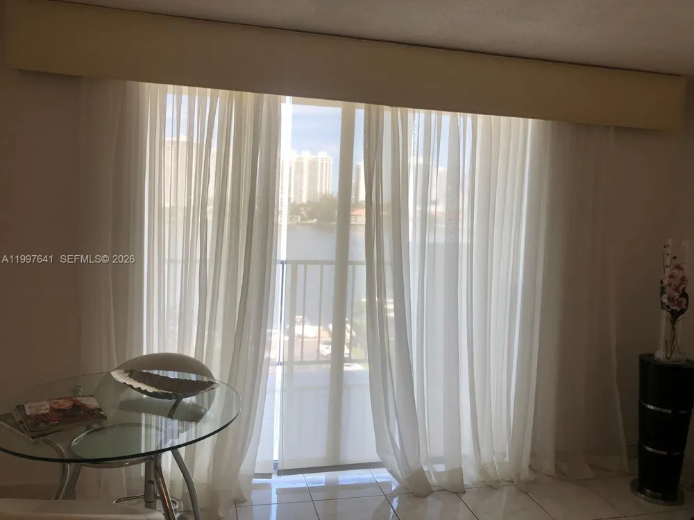 2750 NE 183rd St #801 Aventura, FL 33160