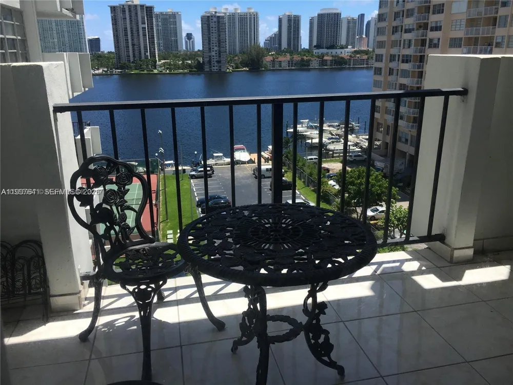 2750 NE 183rd St #801 Aventura, FL 33160
