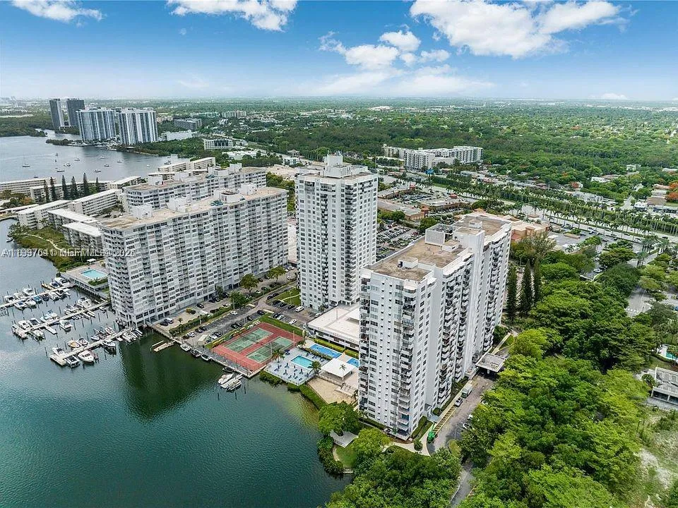 2750 NE 183rd St #801 Aventura, FL 33160
