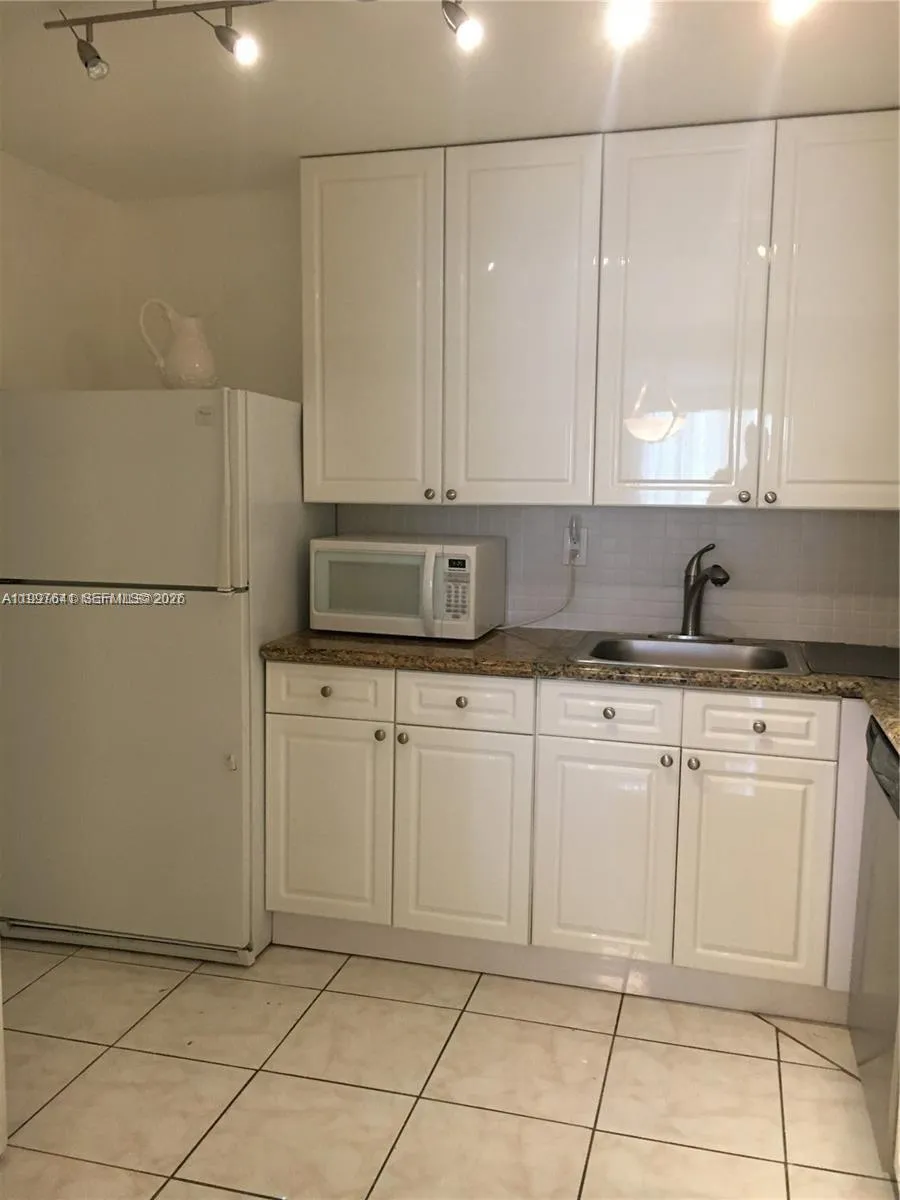 2750 NE 183rd St #801 Aventura, FL 33160